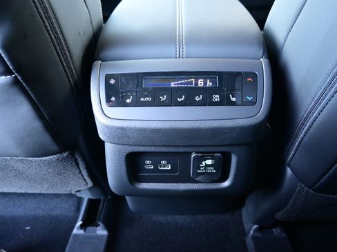 New 2025 Nissan Pathfinder Platinum image 17