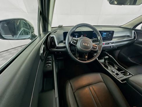 Used 2024 Kia Sorento S image 18