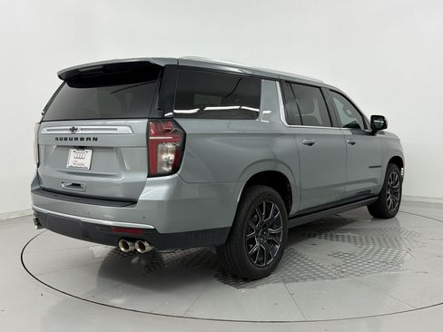 Used 2023 Chevrolet Suburban High Country w/ Premium Package 2 RWD image 9