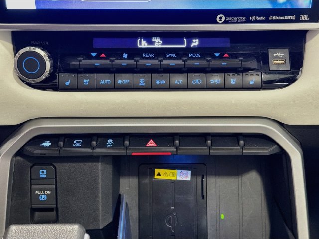 Used 2024 Toyota Sequoia Capstone AWD/4WD image 14