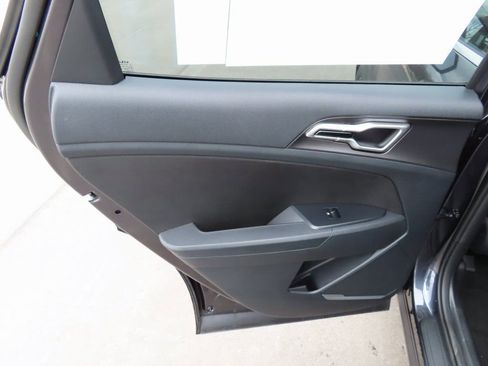 New 2026 Kia Sportage LX image 24