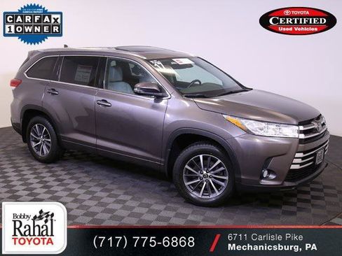 Certified 2017 Toyota Highlander XLE AWD/4WD image 2