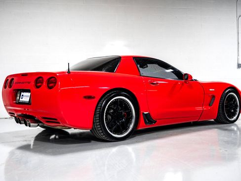Used 2002 Chevrolet Corvette Z06 w/ Memory Pkg image 3