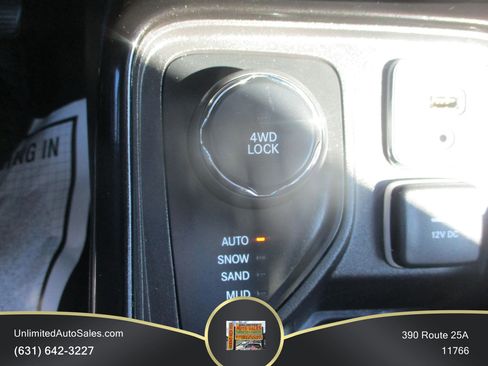Used 2018 Jeep Compass Limited w/ Navigation Group AWD/4WD image 12