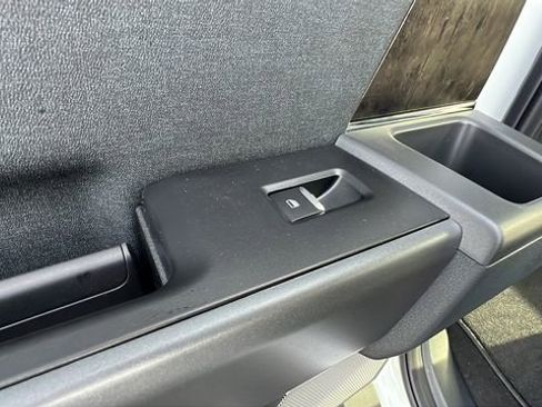 New 2025 Ford F250 Lariat w/ FX4 Off-Road Package image 16