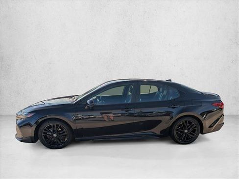 Used 2025 Toyota Camry SE FWD image 8