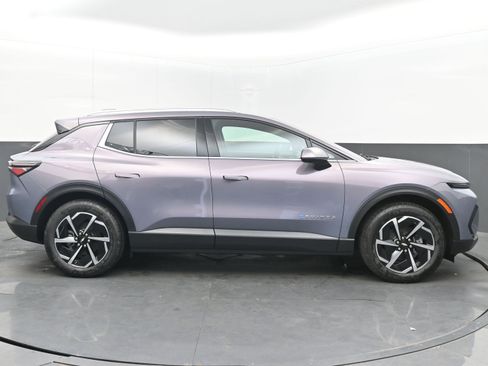 New 2026 Chevrolet Equinox EV LT FWD image 10
