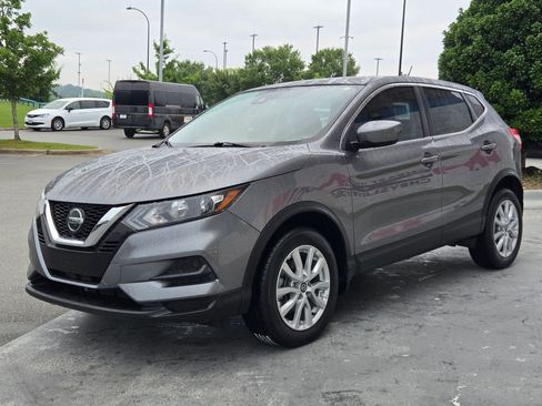 Used 2021 Nissan Rogue Sport S FWD image 3