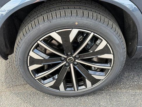 New 2025 Volvo XC90 T8 Ultra w/ Protection Package Premier image 4