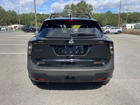 New 2026 Nissan Kicks SR w/ Cold Weather Package AWD/4WD image 5