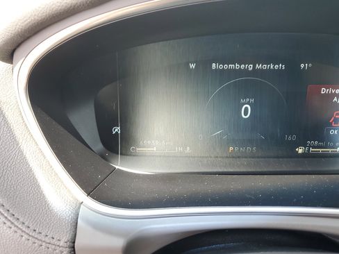 Used 2019 Lincoln Nautilus Reserve image 23