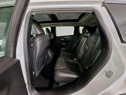 Used 2020 Jeep Cherokee Latitude Plus image 24