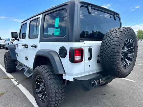 Used 2018 Jeep Wrangler Unlimited Sport S AWD/4WD image 3