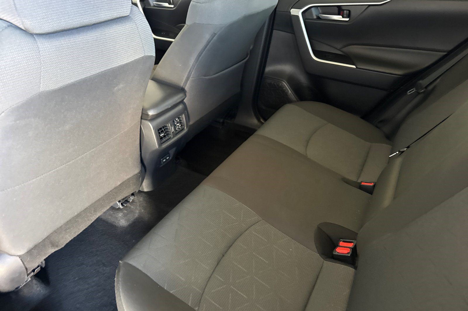 Used 2025 Toyota RAV4 XLE w/ Convenience Package AWD/4WD image 26
