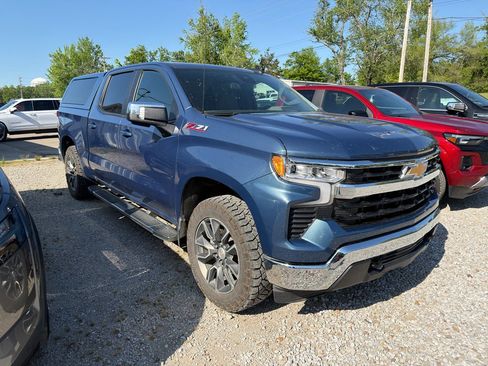 Used 2024 Chevrolet Silverado 1500 LT image 3