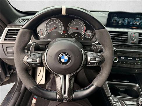 Used 2017 BMW M4 Convertible RWD image 24