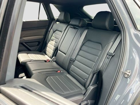 Used 2023 Volkswagen Atlas Cross Sport SEL Premium R-Line AWD/4WD image 25