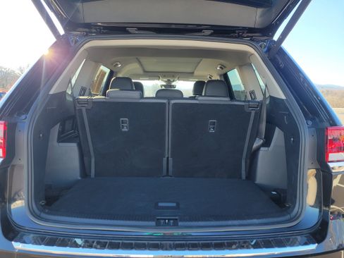 Used 2024 Volkswagen Atlas SEL image 12