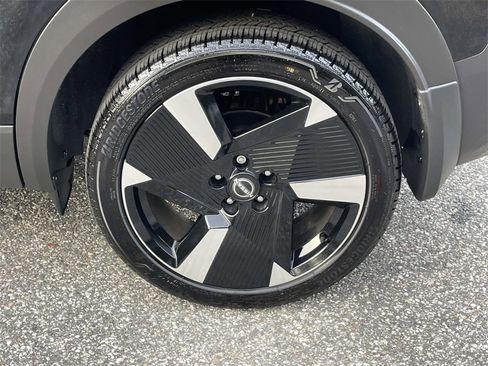 Certified 2025 Nissan Kicks SR w/ Illumination Package image 10