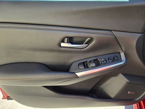 Used 2023 Nissan Sentra SR w/ SR Premium Package FWD image 22