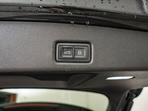 Certified 2025 Audi Q5 Premium w/ Convenience Package AWD/4WD image 37