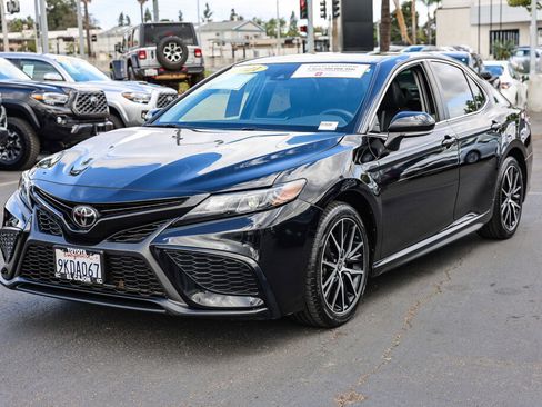 Certified 2024 Toyota Camry SE w/ Blackout Package (TMS) image 18