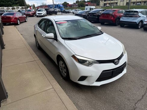 Used 2016 Toyota Corolla LE FWD image 7