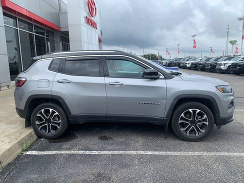 Used 2022 Jeep Compass Limited AWD/4WD image 2