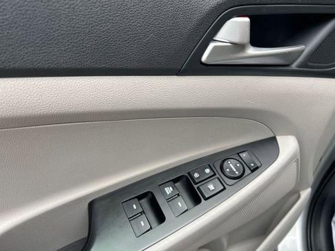 Used 2019 Hyundai Tucson SE image 10