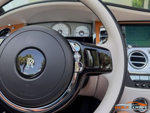 Used 2017 Rolls-Royce Dawn RWD image 36
