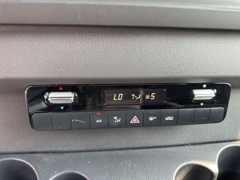 Used 2022 Mercedes-Benz Sprinter 3500 image 35