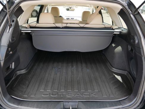 Used 2017 Subaru Outback 2.5i Limited AWD/4WD image 18