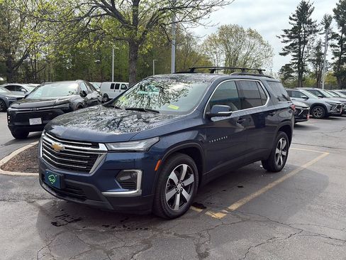 Certified 2023 Chevrolet Traverse LT w/ LT Premium Package AWD/4WD image 3