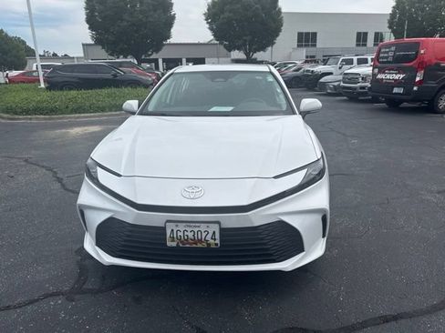 Used 2025 Toyota Camry LE FWD image 10