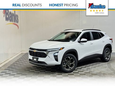 New 2026 Chevrolet Trax LT FWD image 1