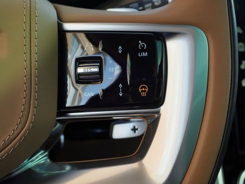 Used 2023 Land Rover Range Rover SE image 17