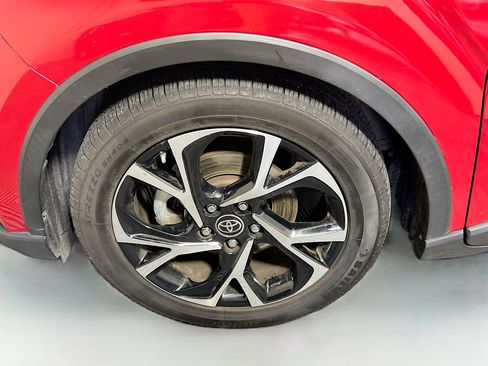 Used 2021 Toyota C-HR XLE image 13