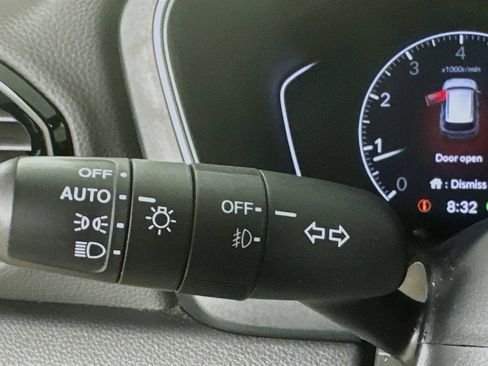 Used 2023 Honda Pilot Touring image 11