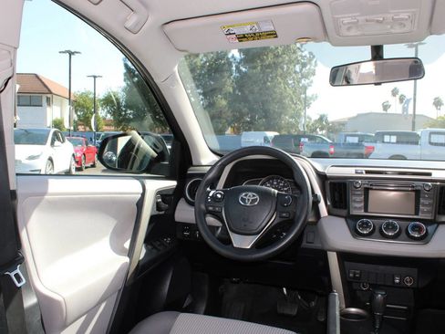 Used 2013 Toyota RAV4 LE FWD image 27