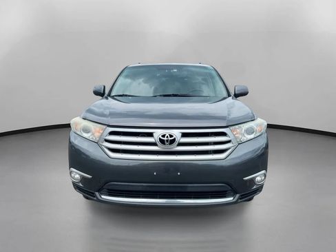 Used 2011 Toyota Highlander Limited w/ Tow Pkg AWD/4WD image 3