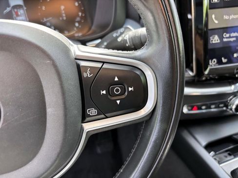 Used 2018 Volvo XC60 T6 Momentum w/ Advanced Package AWD/4WD image 18