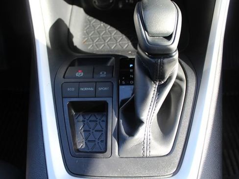 Certified 2025 Toyota RAV4 XLE w/ Convenience Package FWD image 36