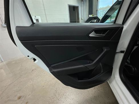 Used 2019 Volkswagen Jetta SE FWD image 19
