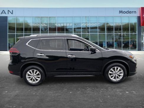 Used 2019 Nissan Rogue S w/ Special Edition Package FWD image 4