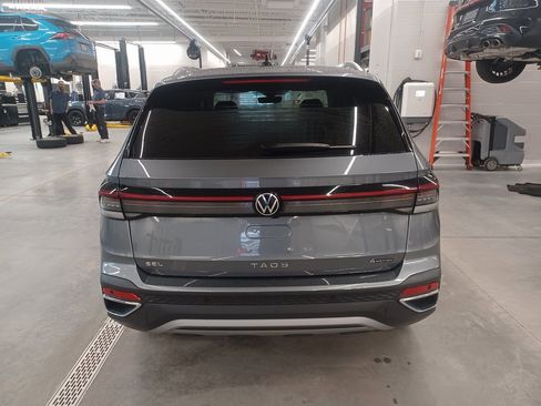 Used 2025 Volkswagen Taos SEL image 6