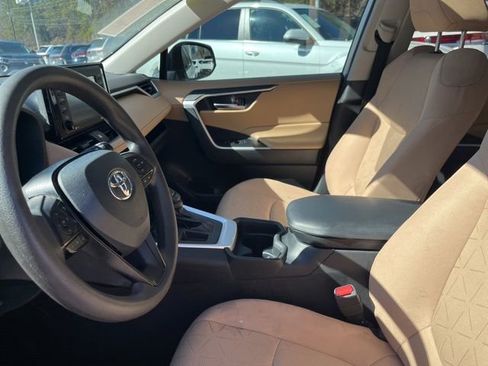 Used 2020 Toyota RAV4 XLE w/ Convenience Package image 8