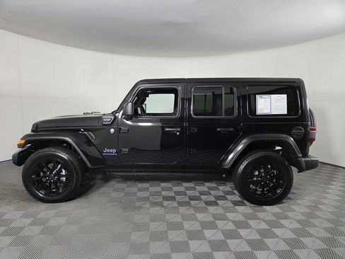 Used 2025 Jeep Wrangler Sahara w/ Safety Group image 8