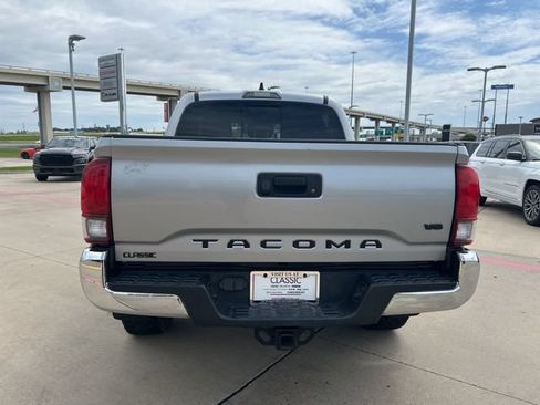 Used 2022 Toyota Tacoma SR5 RWD image 8