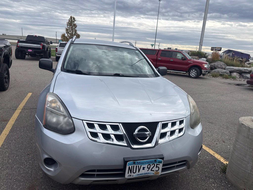 Used 2015 Nissan Rogue S w/ Convenience Package AWD/4WD image 2