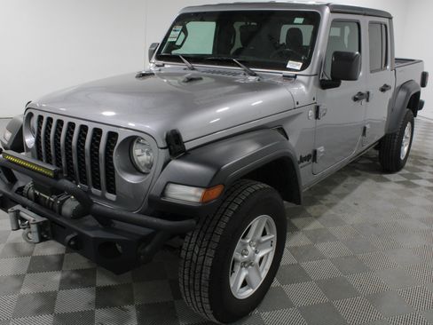 Used 2020 Jeep Gladiator Sport w/ Quick Order Package 24S AWD/4WD image 30